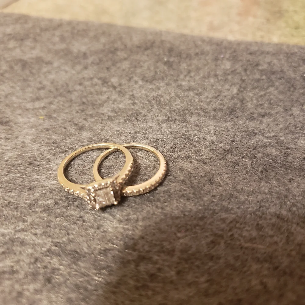 Ring - Picture 2 of 8